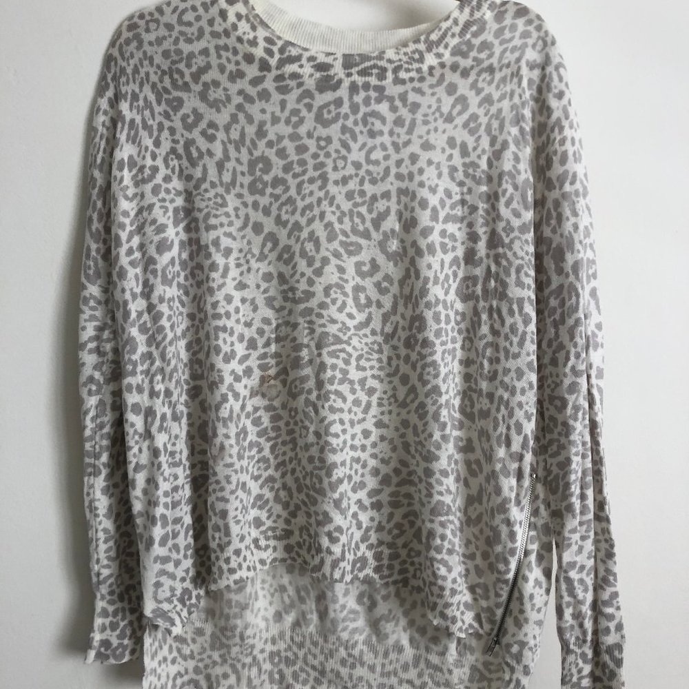 Olivaceous long sleeve sweatshirt